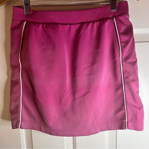 Fairway and Greene Golf Skort, Size Small.  Built in Shorts. Excellent Condition - Picture 1 of 5